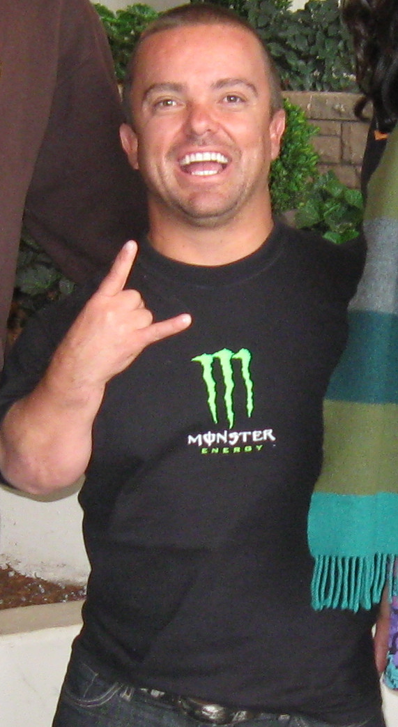 jason-acuna-wee-man-waterfront-marriott-portland-oregon-august-15-2009-full-body-cropped.jpg