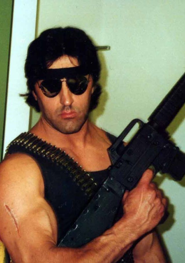 wwwcarsandstarsnl-rambo-lookalike.jpg